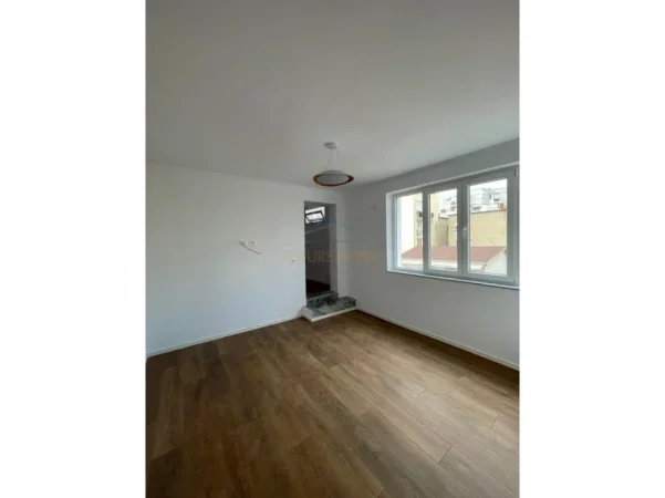 Tirane, shitet apartament 1+1+Garderobe,  Kati 3, 50 m² 120.000 € (Tregu Elektrik)