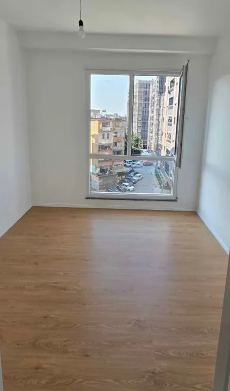 Tirane, jepet me qera zyre , 110 m² 700 € (Don Bosko)