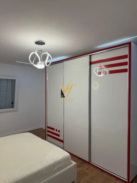 Tirane, jepet me qera apartament 2+1+Ballkon Kati 2, 95 m² 800 € (21 DHJETORI)