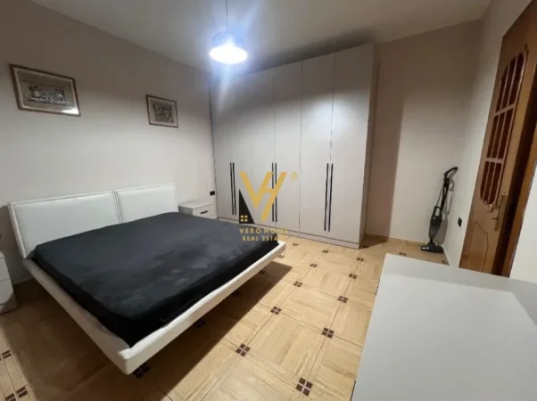 Tirane, jepet me qera apartament 1+1+Ballkon Kati 2, 69 m² 500 € (JORDAN MISJA)