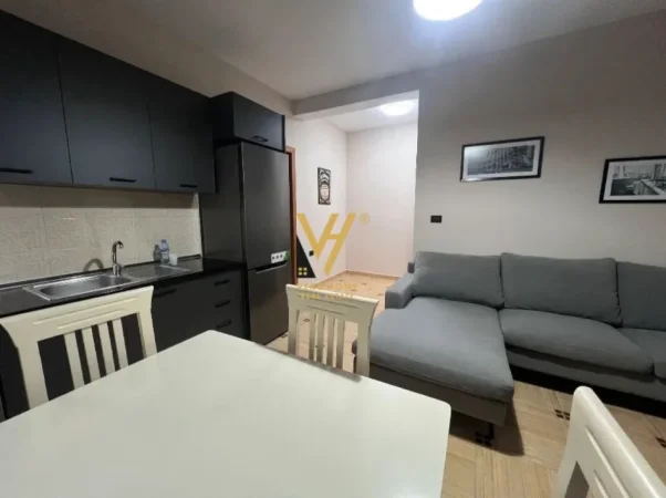 Tirane, jepet me qera apartament 1+1+Ballkon Kati 2, 69 m² 500 € (JORDAN MISJA)