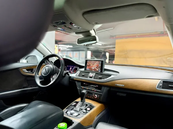 Tirane, shes makine AUDI A7 Nafte, e zeze automatik 172.000 km 18.000 €