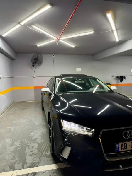 Tirane, shes makine AUDI A7 Nafte, e zeze automatik 172.000 km 18.000 €