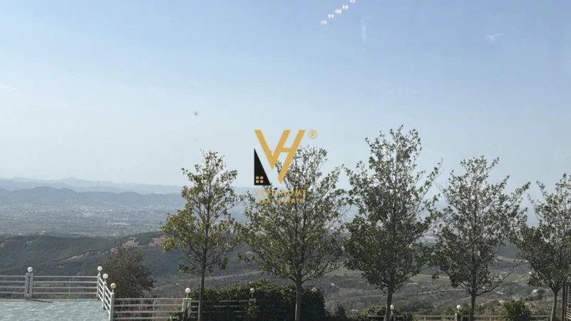 Tirane, shitet toke , 3.000 m² 300.000 € (SURREL)