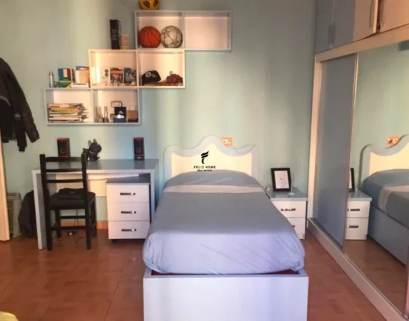 Tirane, jepet me qera apartament 2+1 Kati 6, 125 m² 800 € (KOMUNA E PARISIT)