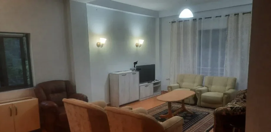 Tirane, jepet me qera apartament 2+1 Kati 2, 148 m² 450 € (QYTETI STUDENTI)