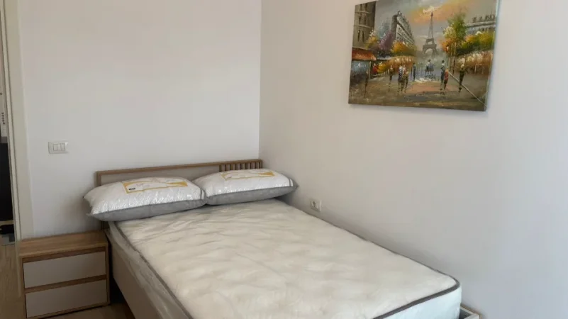 Tirane, jepet me qera apartament 2+1+Ballkon Kati 5, (Apartament 2+1 + Parkim)