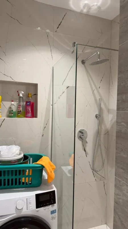 Tirane, jepet me qera apartament 2+1+Ballkon Kati 5, (Apartament 2+1 + Parkim)