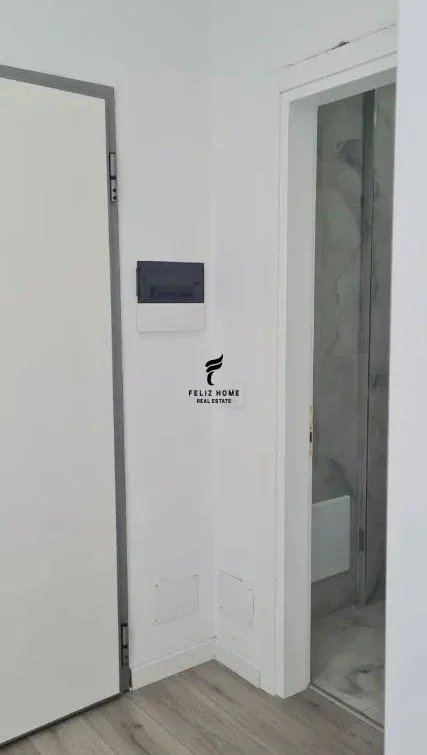 Tirane, jepet me qera apartament 1+1 Kati 7, 64 m² 500 € (PORCELAN)