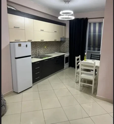 Tirane, jepet me qera apartament 1+1 Kati 7, 60 m² 400 € (ASTIR)