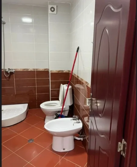 Tirane, jepet me qera apartament 1+1 Kati 7, 60 m² 400 € (ASTIR)