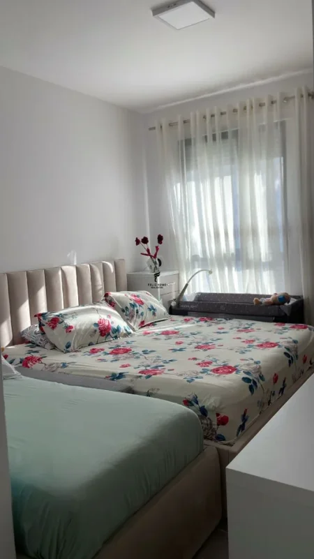 Tirane, jepet me qera apartament 2+1 Kati 2, 80 m² 550 € (PORCELAN)