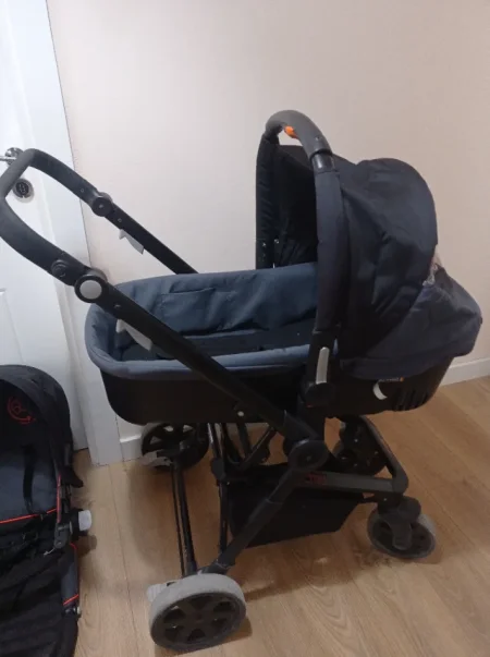 Tirane, shes Karrocë me 3 pjesë 70 €