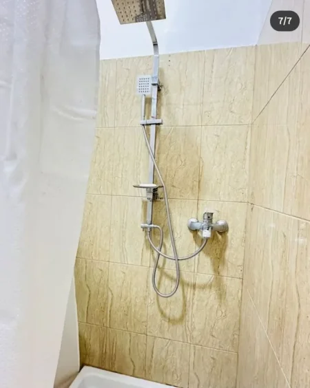 Tirane, jepet me qera apartament 1+1 Kati 1, 60 m² 600 € (QENDER)