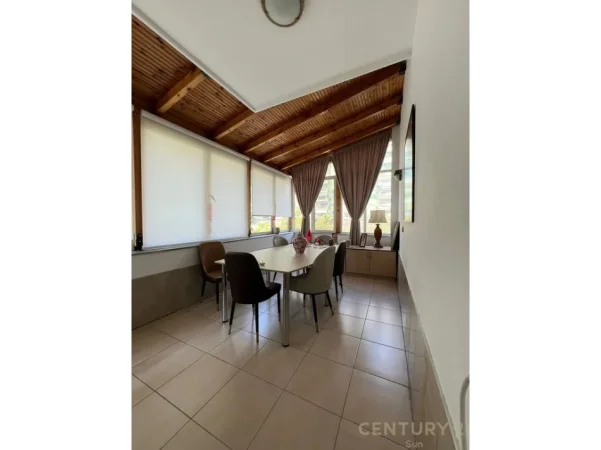 Tirane, jepet me qera zyre Kati 2, 82 m² 700 € 