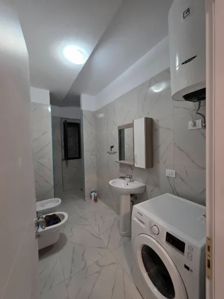 Tirane, jepet me qera apartament 1+1 Kati 4, 78 m² 470 € (ASTIR)