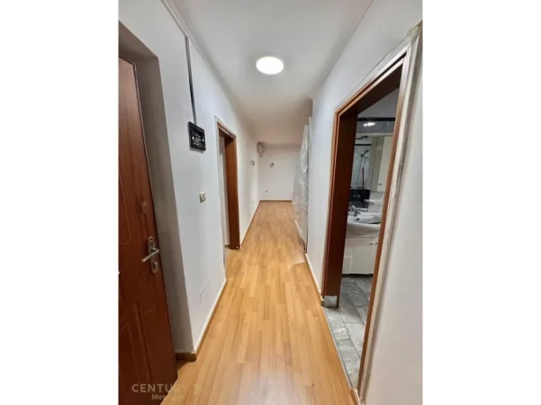 Tirane, jepet me qera zyre Kati 2, 70 m² 650 € (7 xhuxhat)