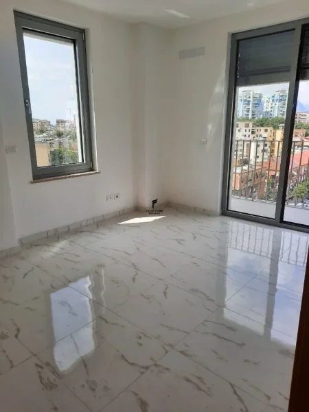 Tirane, jepet me qera zyre Kati 7, 67 m² 700 € (STADIUMI DINAMO)