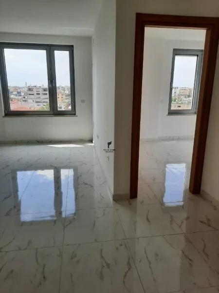 Tirane, jepet me qera zyre Kati 7, 67 m² 700 € (STADIUMI DINAMO)