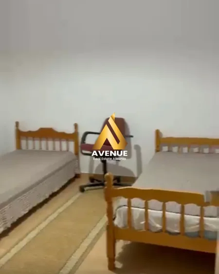 Tirane, jepet me qera apartament 2+1 Kati 3, 100 m² 500 € (Rruga Azem Meshi)