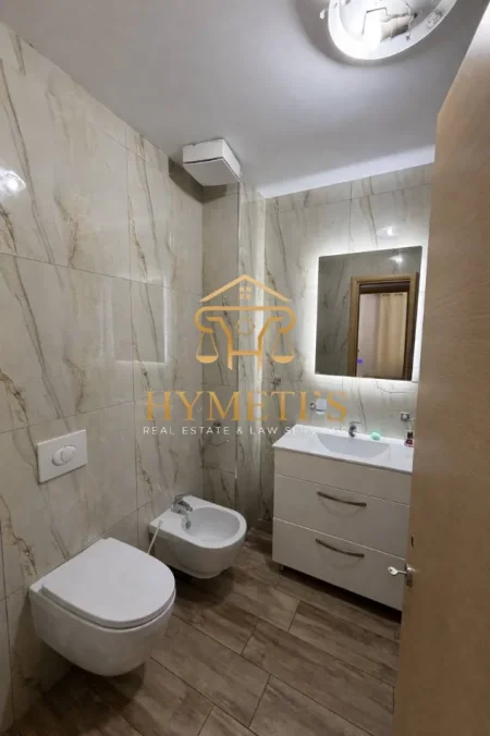 Tirane, jepet me qera apartament 2+1 Kati 2, 100 m² 