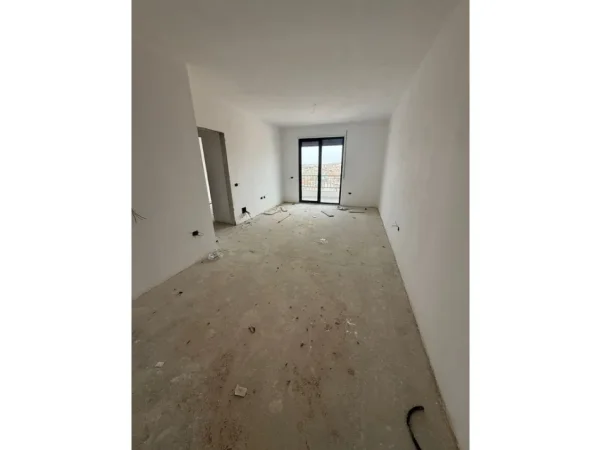 Tirane, shes apartament 1+1+Aneks+Ballkon Kati 4, 74 m² 140.000 € 