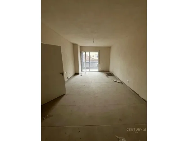 Tirane, shes apartament 2+1+Aneks+Ballkon Kati 1, 116 m² 198.000 € 