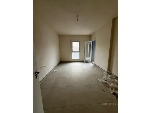 Tirane, shes apartament 2+1+Aneks+Ballkon Kati 1, 116 m² 198.000 € 