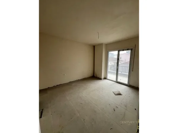 Tirane, shes apartament 2+1+Aneks+Ballkon Kati 1, 116 m² 198.000 € 