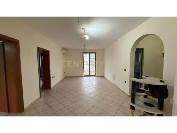 Tirane, shes apartament 2+1+Aneks+Ballkon Kati 4, 93 m² 165.000 € 