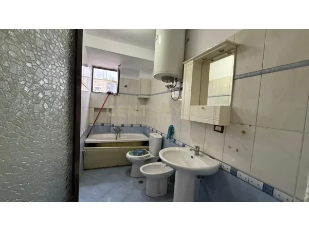 Tirane, shes apartament 2+1+Aneks+Ballkon Kati 4, 93 m² 165.000 € 