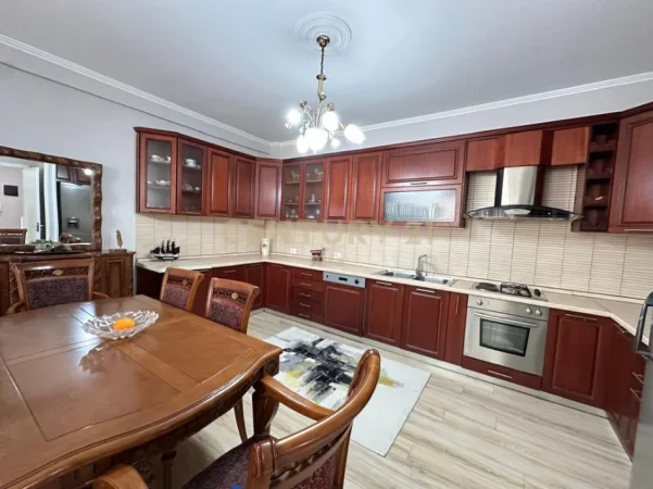 Tirane, shes apartament 2+1+Aneks+Ballkon Kati 7, 120 m² 250.000 € 
