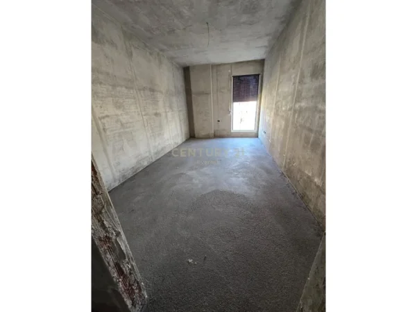 Tirane, shes apartament 1+1+Aneks+Ballkon Kati 6, 78 m² 141.000 € 