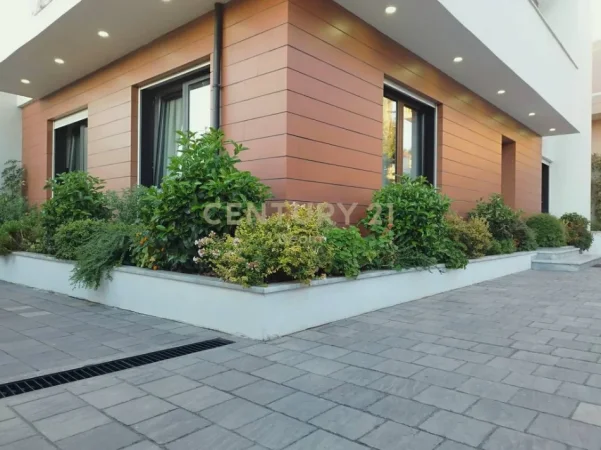 Tirane, shitet Vile , 405 m² 800.000 € (Venue Club)