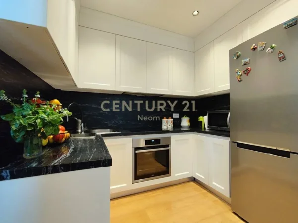 Tirane, shitet Vile , 405 m² 800.000 € (Venue Club)