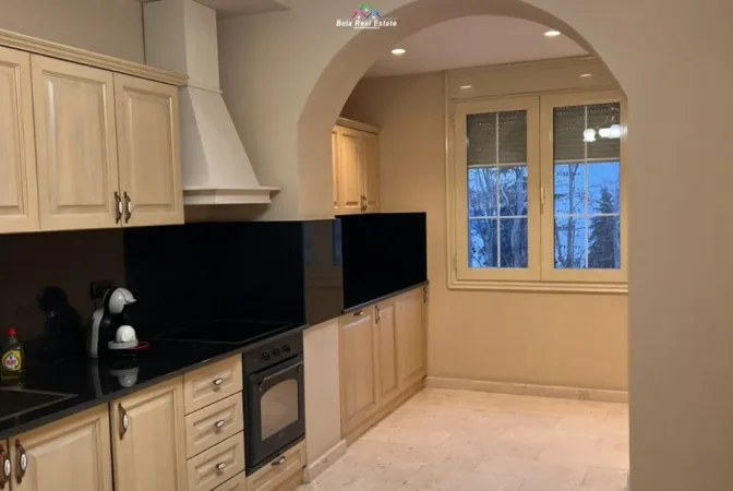 Tirane, jepet me qera apartament 1+1 Kati 5, 80 m² 750 € (prane Kinema Agimit)