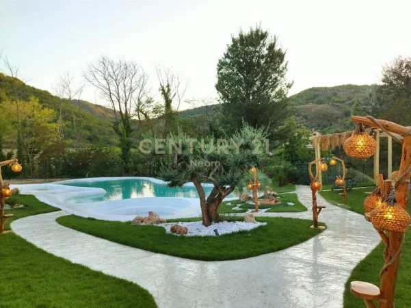 Tirane, shes Vile 2 Katshe Kati 3, 2.500 m² 2.200.000 € (Petrele)