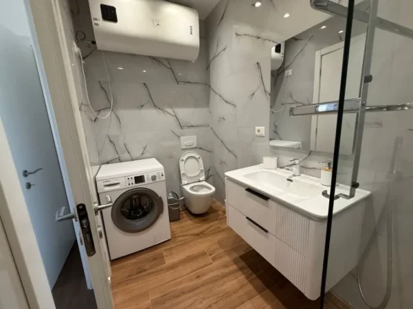 Tirane, jepet me qera apartament 2+1 Kati 7, 100 m² 1.000 € (RRUGA MINE PEZA)