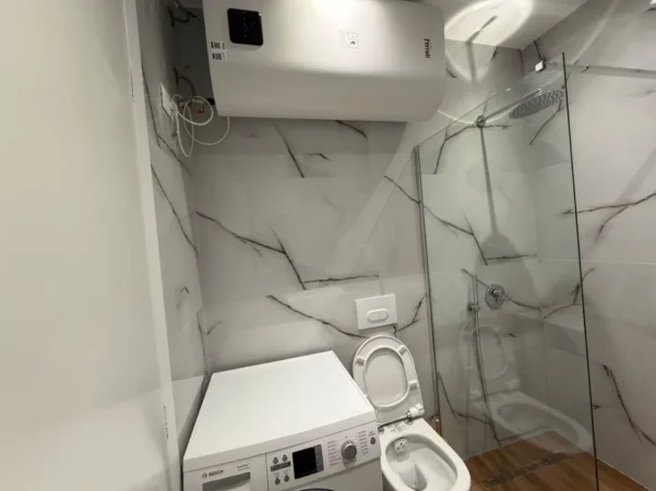 Tirane, jepet me qera apartament 2+1 Kati 7, 100 m² 1.000 € (RRUGA MINE PEZA)