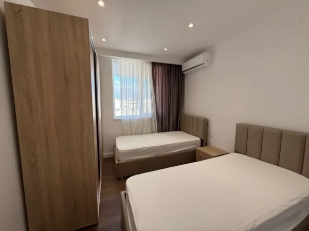 Tirane, jepet me qera apartament 2+1 Kati 7, 100 m² 1.000 € (RRUGA MINE PEZA)