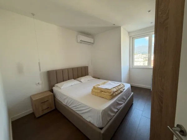 Tirane, jepet me qera apartament 2+1 Kati 7, 100 m² 1.000 € (RRUGA MINE PEZA)