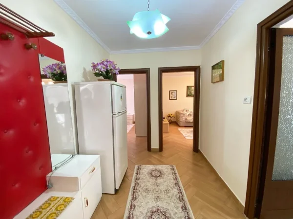 Tirane, jepet me qera apartament 1+1+Ballkon Kati 3, 60 m², 55 000 Leke (Mine Peza)
