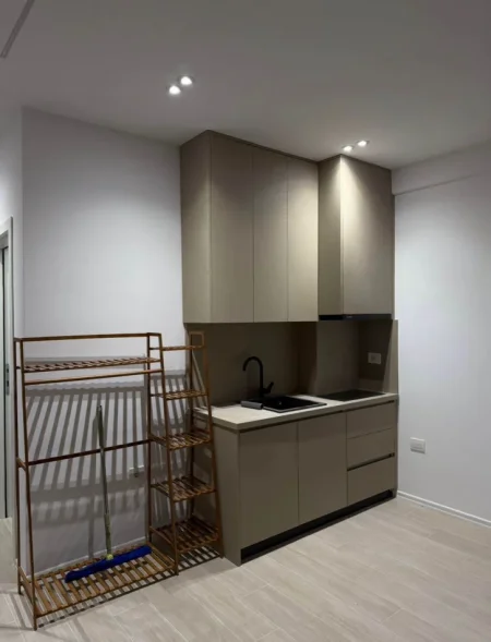 Tirane, jepet me qera garsonier 1+1 , 50 m² 400 € (5 Maj)