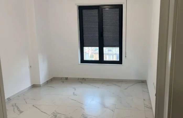 Tirane, jepet me qera zyre Kati 5, 101 m² 550 € 