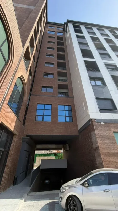 Tirane, shitet apartament 1+1+Ballkon Kati 3, 47 m² 105.000 € (PERBALL ME BIRRA TIRANA)