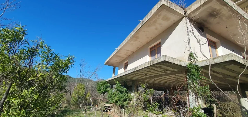 Tirane, shitet nga Pronari, pa-komision shtepi 3 Katshe Kati 3, 2.000 m² 390.000 € (ibe e poshtme)
