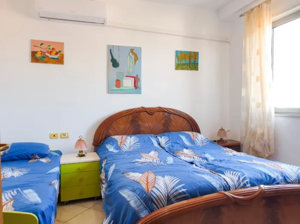 Shkoder, jepet me qera 1+1+Ballkon Kati 4, (Rruga Marin Biçikemi, afer Kishes se Madhe)