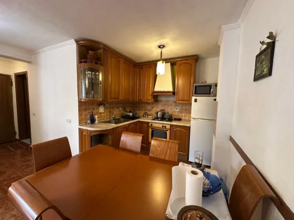 Tirane, shitet apartament 2+1+Ballkon Kati 1, 100 m² 210.000 € (Zogu i Zi)