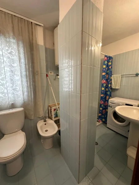 Tirane, shitet apartament 2+1+Ballkon Kati 1, 100 m² 210.000 € (Zogu i Zi)