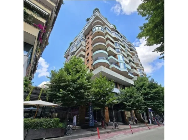 Tirane, shes zyre Kati 6, 220 m² 800.000 € (Bllok)